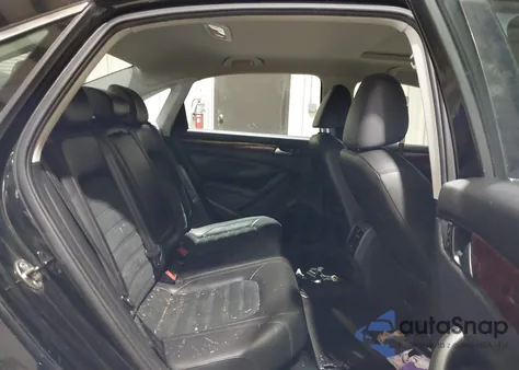 2013 Volkswagen Passat 2.5L Sel Premium z USA, uszkodzony, nr VIN 1VWCP7A38DC069045